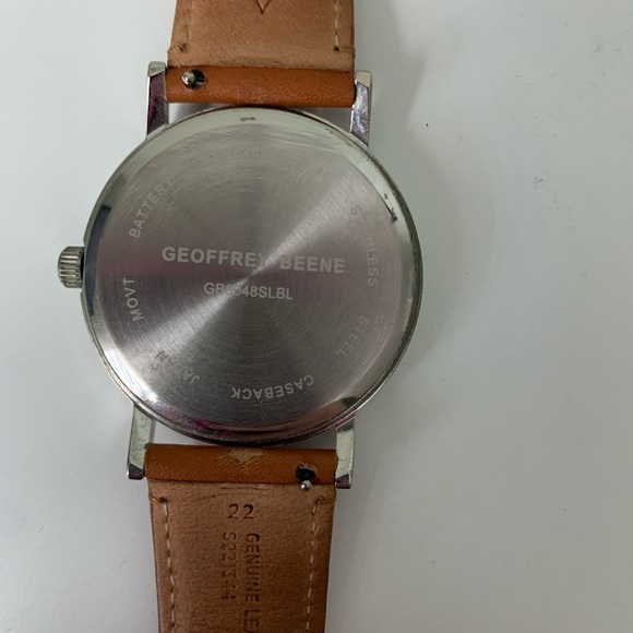 Geoffrey Beene Watch with leather band. - Picture 3 of 4